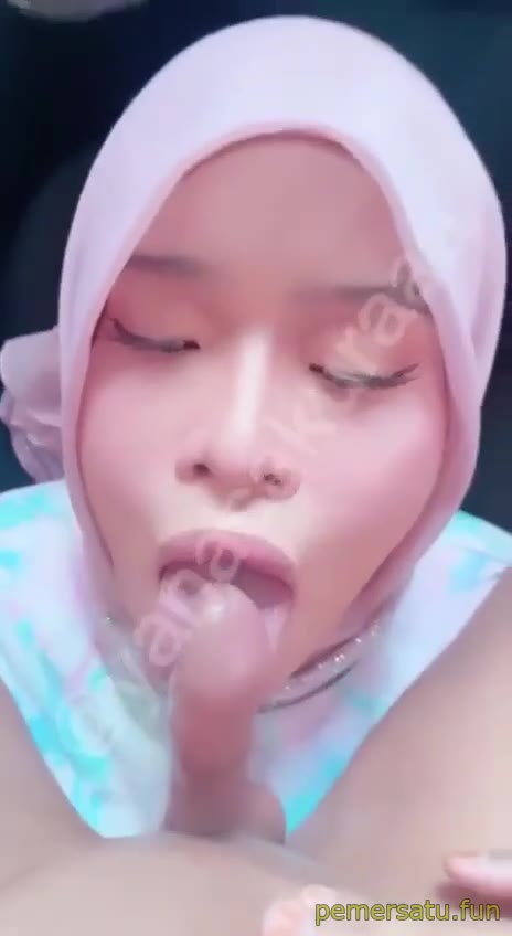 Pendek Yanasakura Hijab Sepong Kontol Kecil