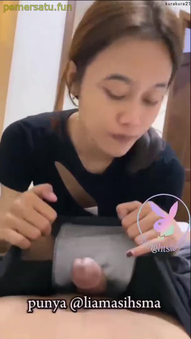 Crot Gadis Jawa Pandai Sekali Mainin Kontol Cowoknya Ngentot