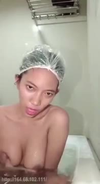 TEMEN AUREL VCS SAMBIL MANDI SAMA