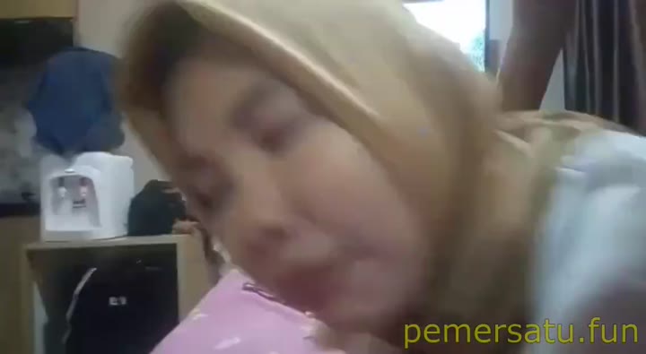 Hijab Genjot Memek Bu Hamidah Minta Nambah Terus -