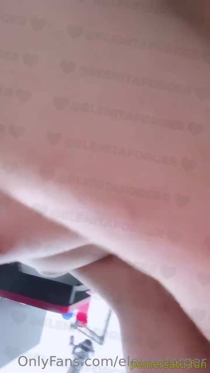 P3 ElenitaForger 2 Kacamata Cantik Mulus Chindo Sange