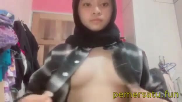 Kemeja Hijab 18yo Sange Pap Tetek Lepas