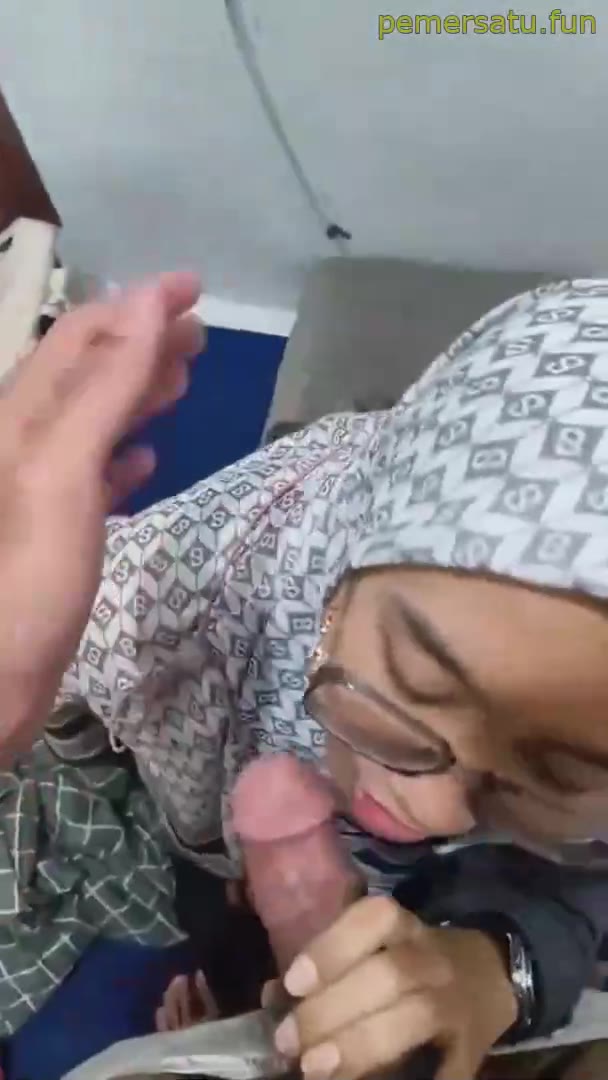 Dikantor Jilbab Sange