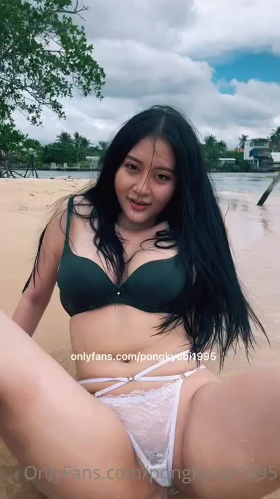 Sungai Mandi Telanjang Di