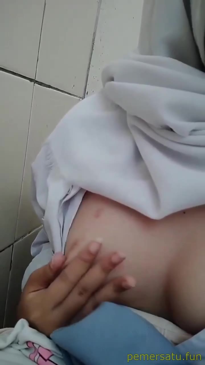 Payudara Pulang Sekolah Abg 18yo Jilbab Remas
