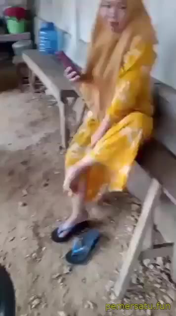 Video Viral Terbaru Mamah Jilbab Pamer Memek Ga Pake Cd Outdoor PEMERSATUDOTFUN