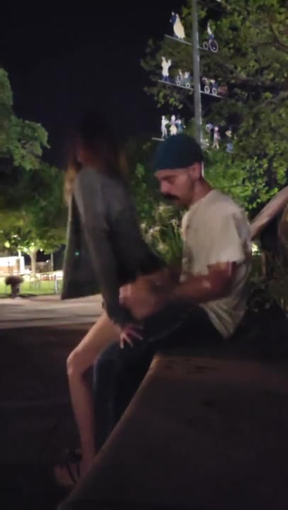 DoodStream Viral Ngwe Ditaman Malam Hari - DoodStream -