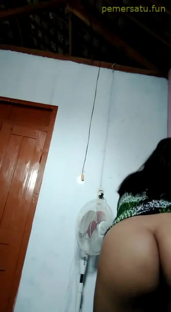 P12 Jejesss ABG 18yo Tahi Lalat Sange Pemersatu Fun