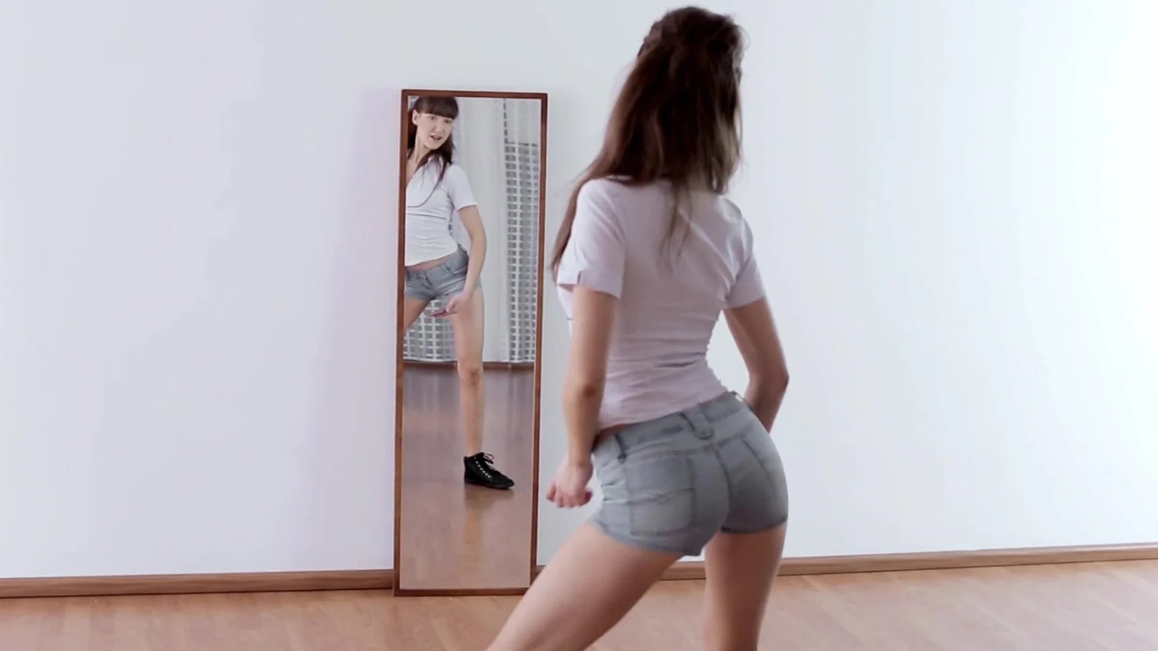 Berpose Elly - Faperoni Porn Videos