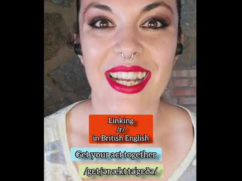 Linking R - Dark Illustrations - Classic Ultra HD Collection