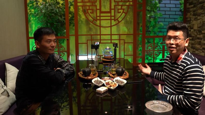 Simon Yu Youtube - Professional High Resolution Light Wallpapers | Free Download