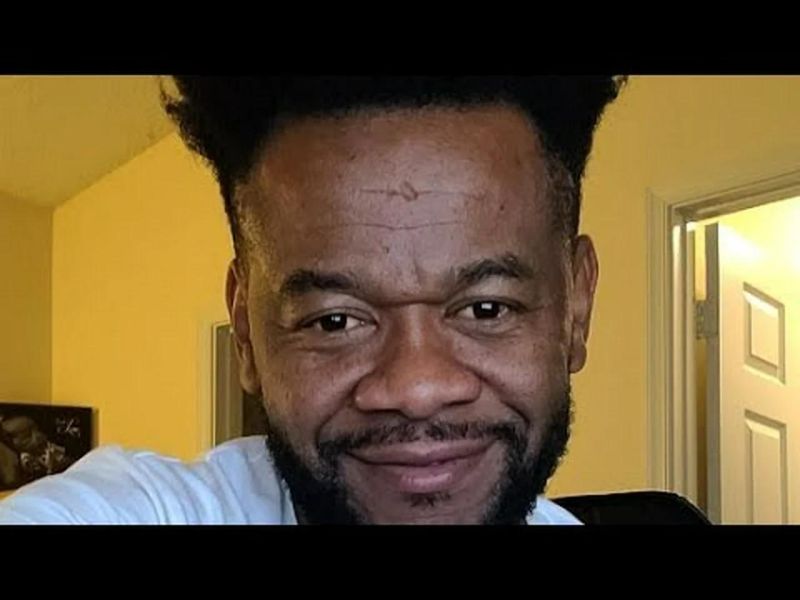 Online Class 413 Now Available - Download Creative Gradient Image | Retina