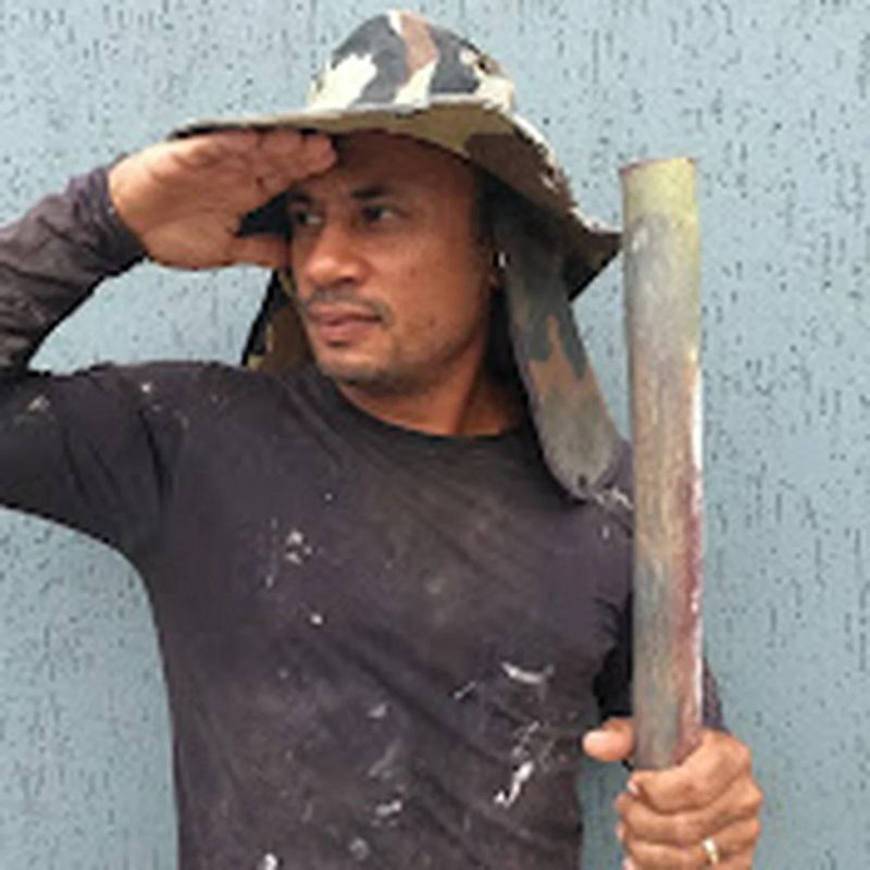 About Rafael Lorenzo Soares Medium - Premium Light Texture Gallery - Retina