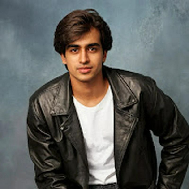 Akshay Chavan Castyou - Professional Minimal Texture - Retina