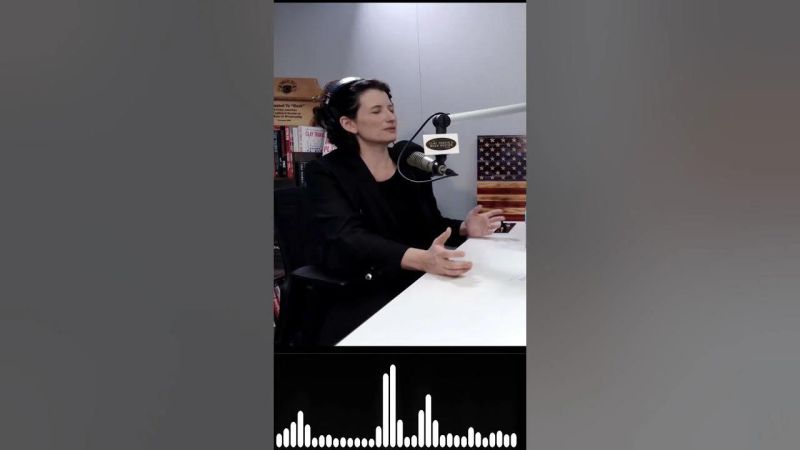 Nellie Bowles Medium - Download Stunning Abstract Picture | HD