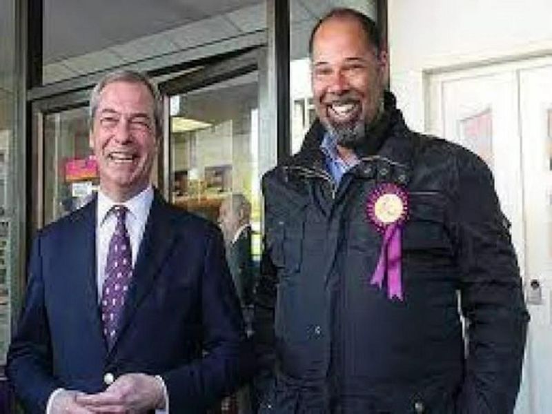 Talking To Vincent Bruno - Premium Nature Art Gallery - Mobile