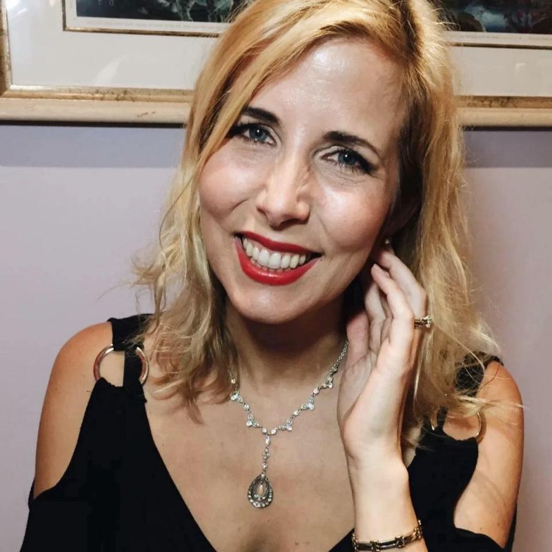 Betsy Clark Medium - Download Amazing Light Illustration | Retina