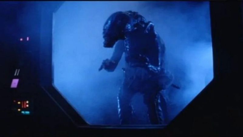 Creature 1985 Rotten Tomatoes - Elegant Minimal Photo - Desktop