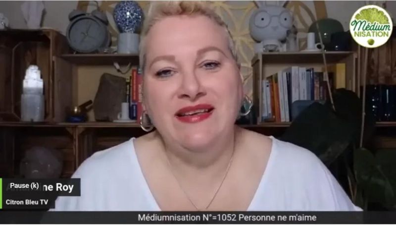 Amandine Roy Medium - Creative 4K Ocean Arts | Free Download