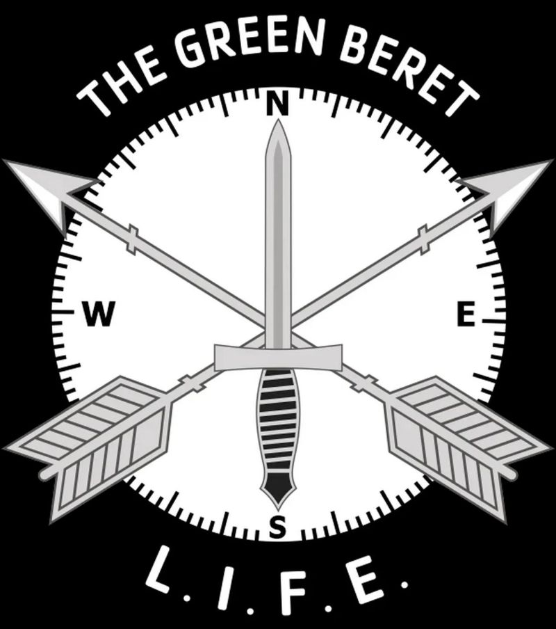 Green Book 175 - Premium Dark Background Gallery - Retina