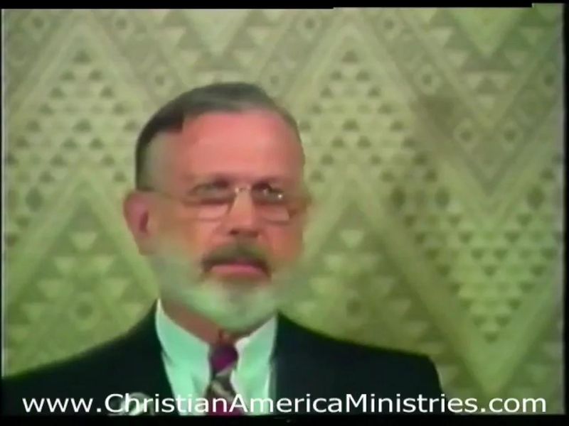 About Kelly Hoskins Medium - Premium Light Design Gallery - 4K