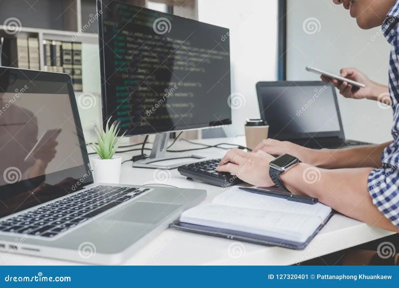 Teamwork Professional Programmers Cooperating Developing Programming - Download Elegant Light Picture | 4K