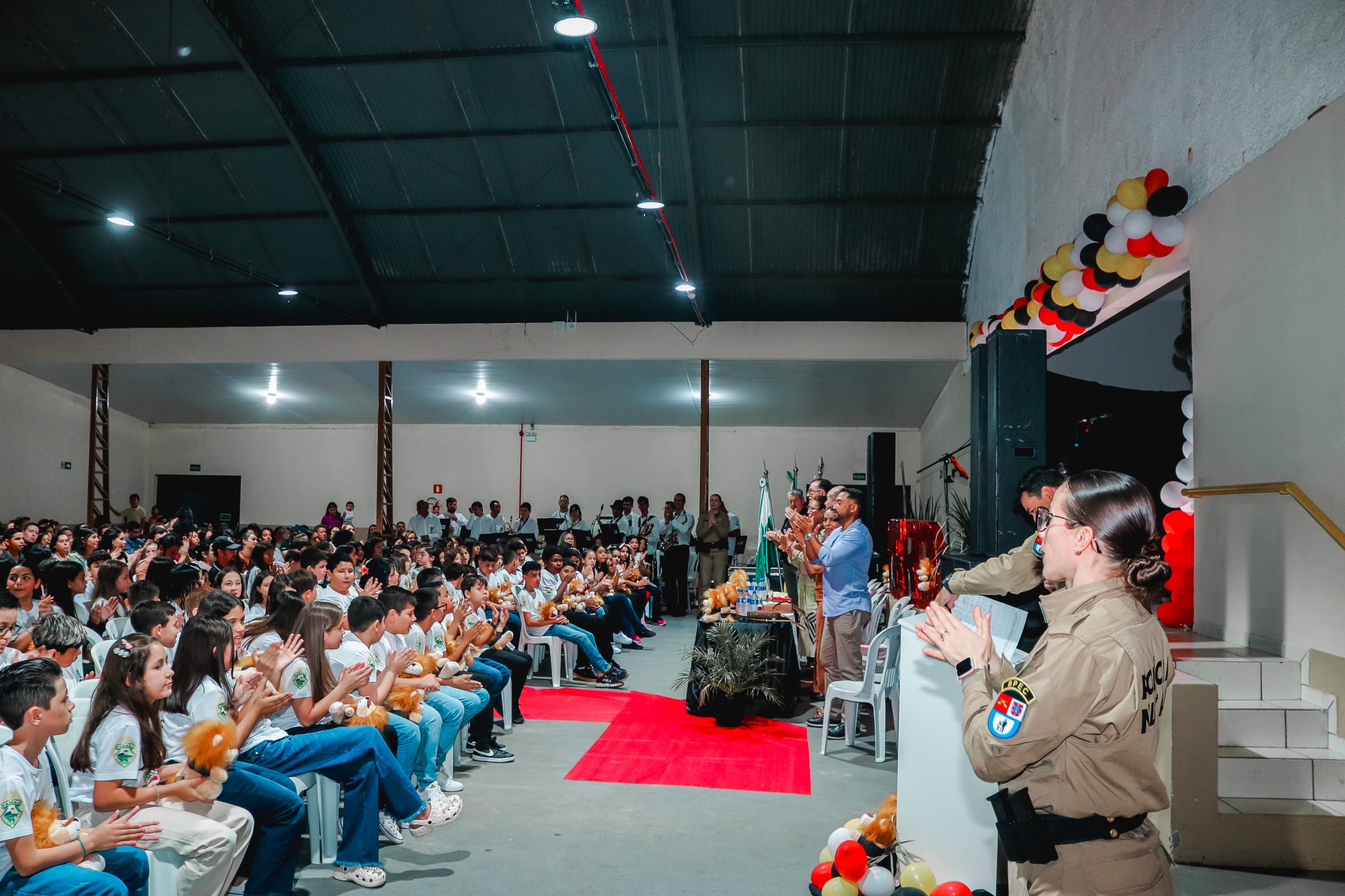 PROERD forma 161 crianças em Tibagi com foco em prevenção e cidadania - Prefeitura Municipal de Tibagi