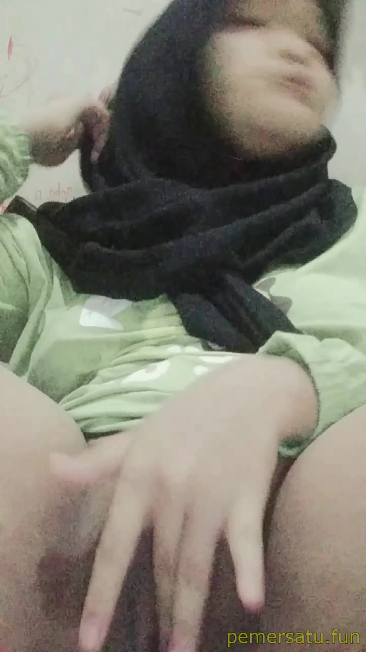 ass.gdav.top-Bella ABG Jilbab Gemoy Manja Colmek 18yo (4) - mxa7rr7o72m0