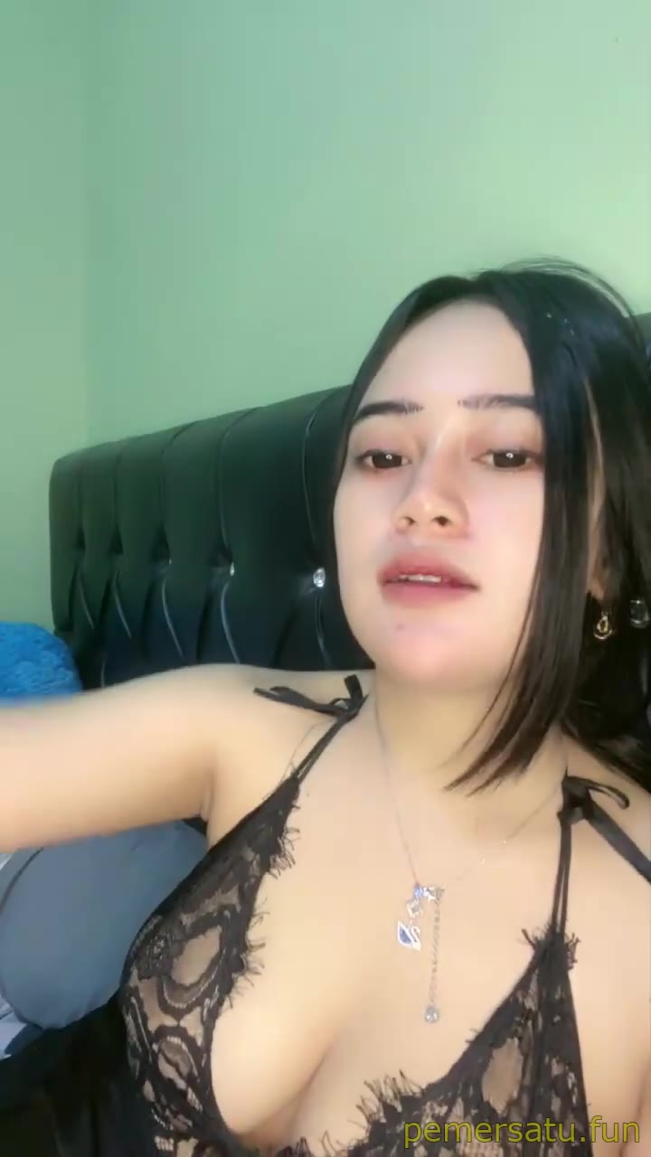 14 Viral Bokep miss arum cantik seksi binal live 