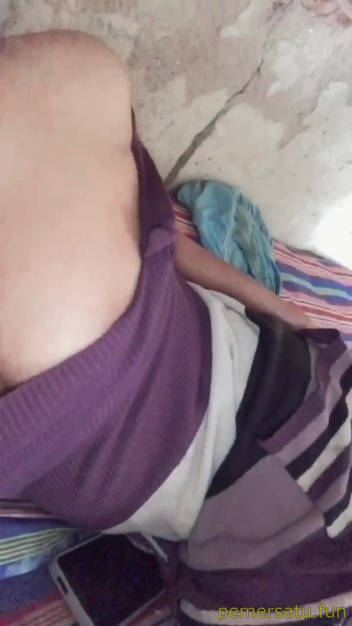 P32 Hape Neni Abg 18yo Saat Service Hape Isinya Ngentot Sange