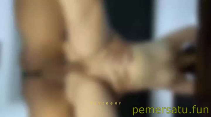 P21 Lyana Angela Tiktoker Suka Tutor Makeup Dan Ngentot