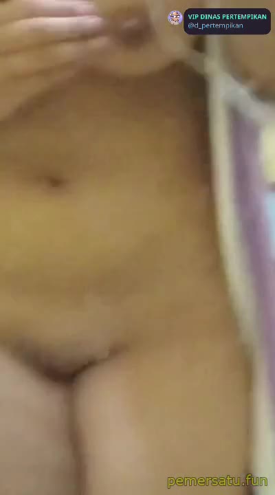 15 Bokep Viral gadis 18yo tobrut mulus colok memek 