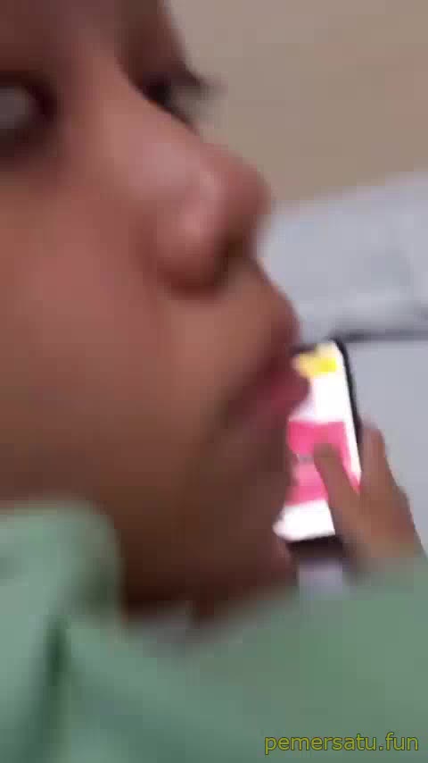 P11 Dian Abg 18yo Suka Colmek Genjot Bantal Kena Entot