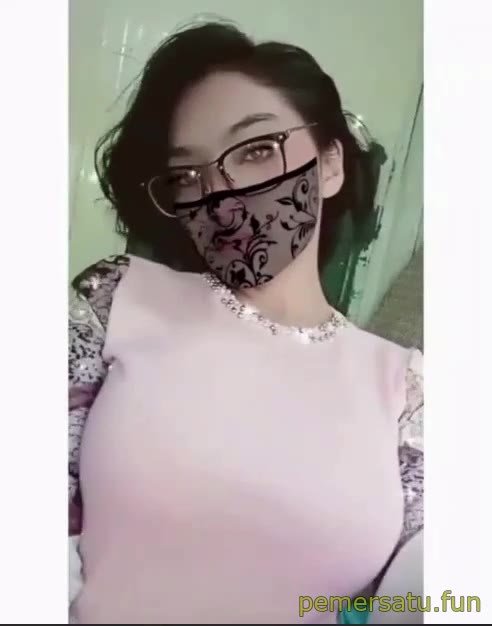 18 Viral Bokep Maisarah abg 18yo kacamata tobrut 