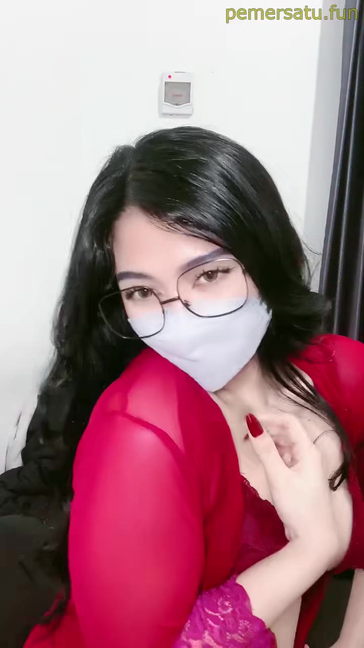 12 Bokep Viral zara kacamata live manis 