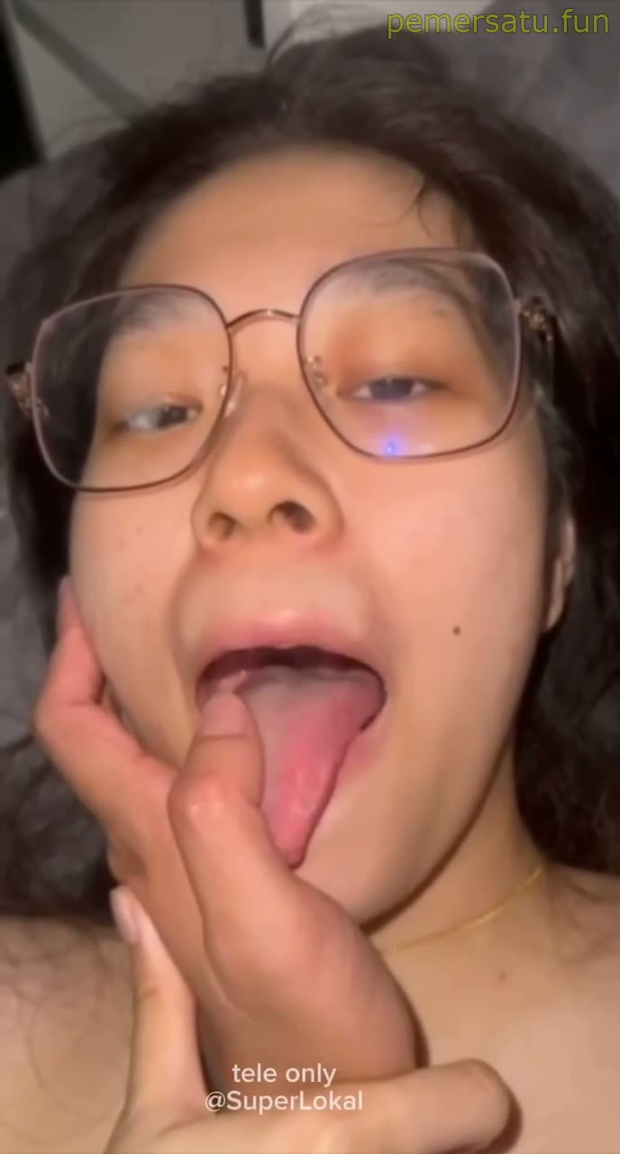  Bokep Terbaru nurin mulus dientot pakai kacamata 4 menit