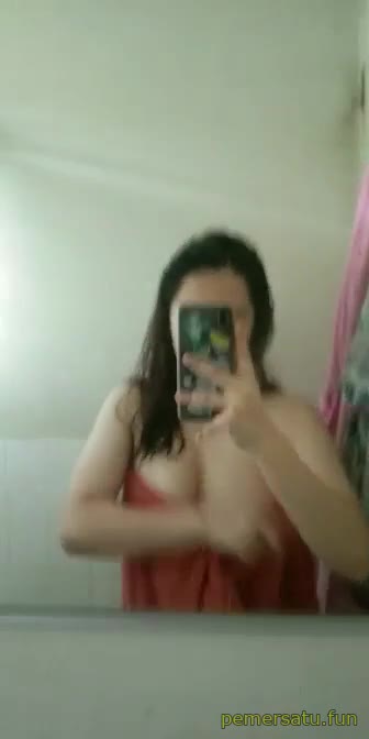 58 Viral Terbaru Anna Kristina Ylaya tobrut kacamata mov 