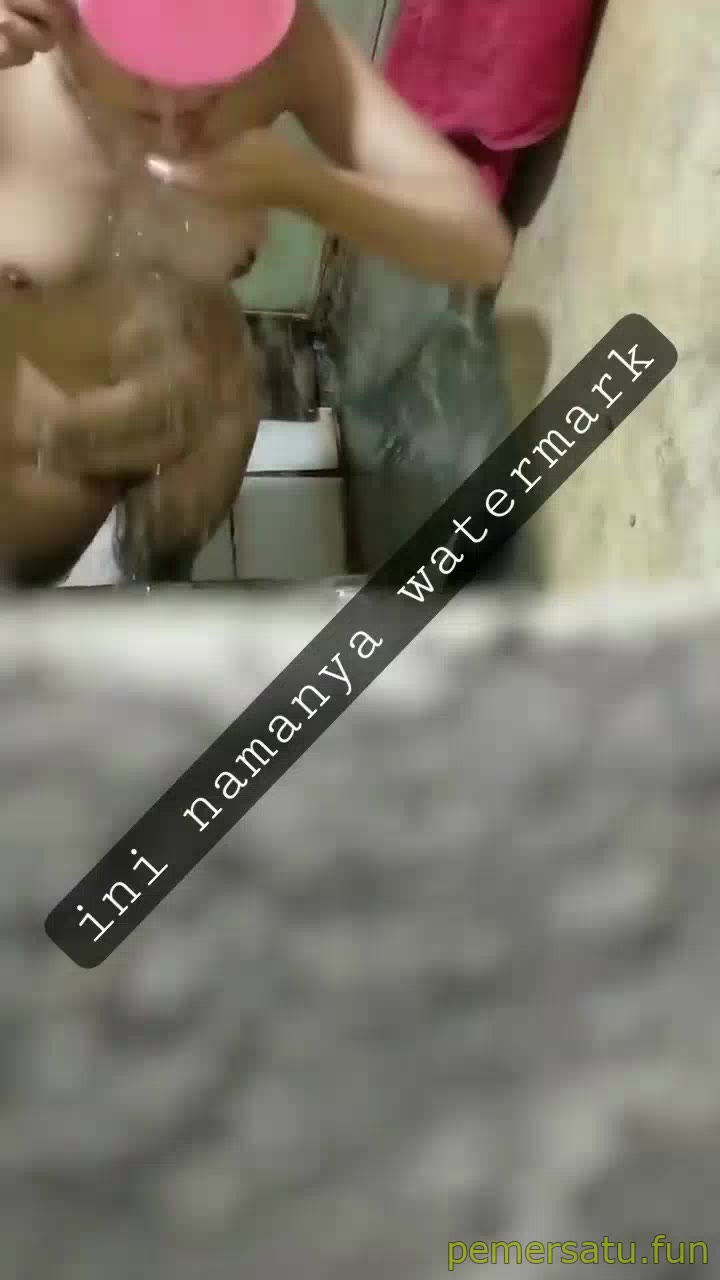 bokep.indobokepin.com-ngintip abg tetangga mandi mulus banget - r023qwxsk1aq
