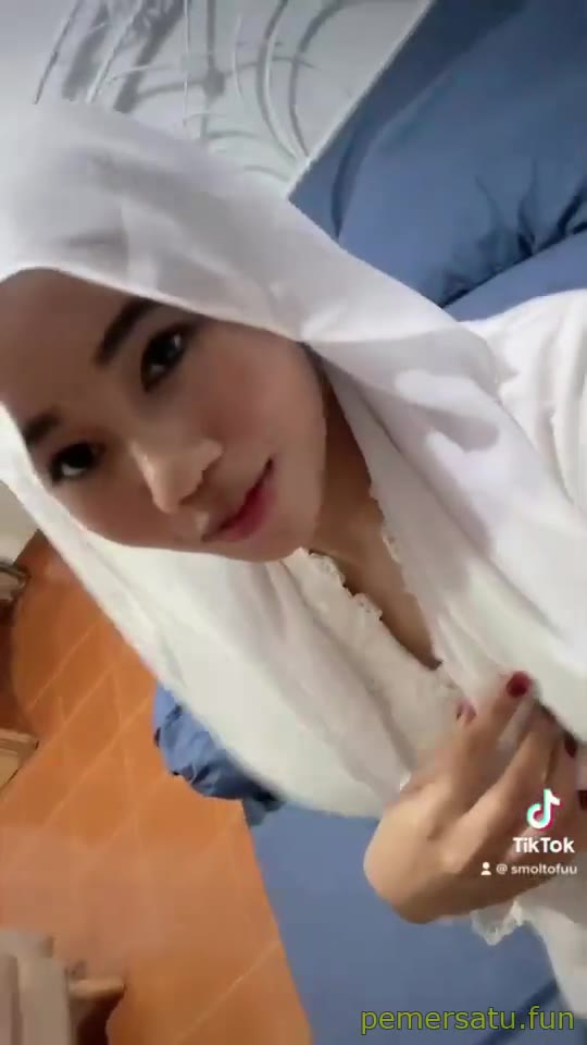  Porno Terbaru jilbab pamer tocil