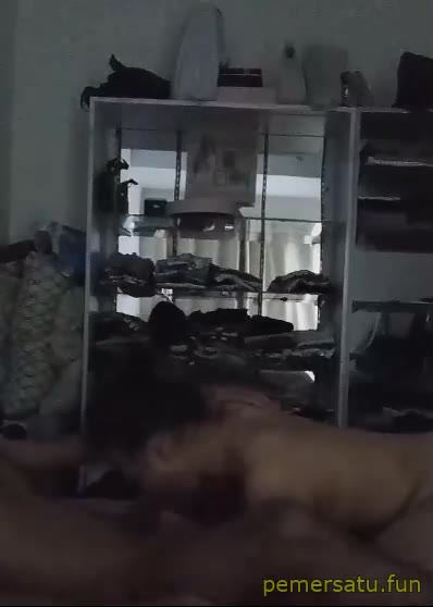  Porno Viral disepong pembantu di rumah fulldur