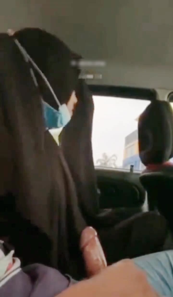 ass.gdav.top-hijab hitam ml di mobil - j40xwusrlddz