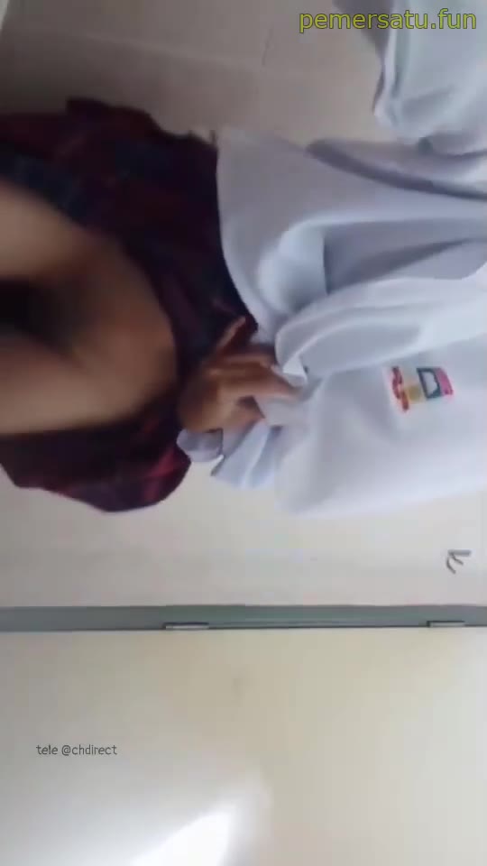 2 Terbaru Bokep hijab seragam abg 18yo suka outdoor fulldur 