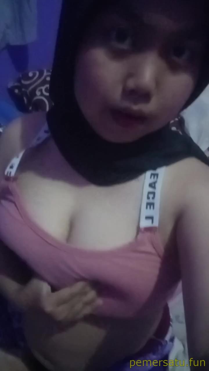 2 Bokep Porno jilbab sangean abg 19yo toket gede hobi ngangkang colmek 