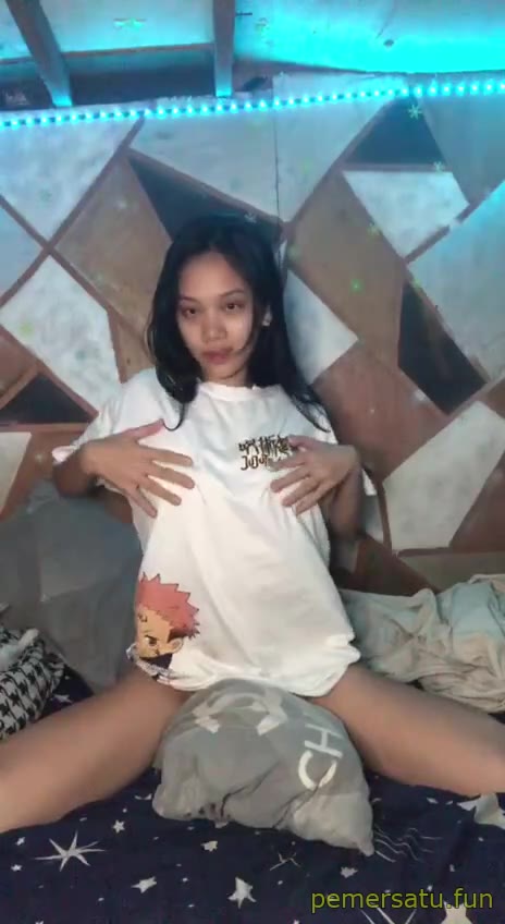  Viral Terbaru abg cakep imut 18yo entot bantal
