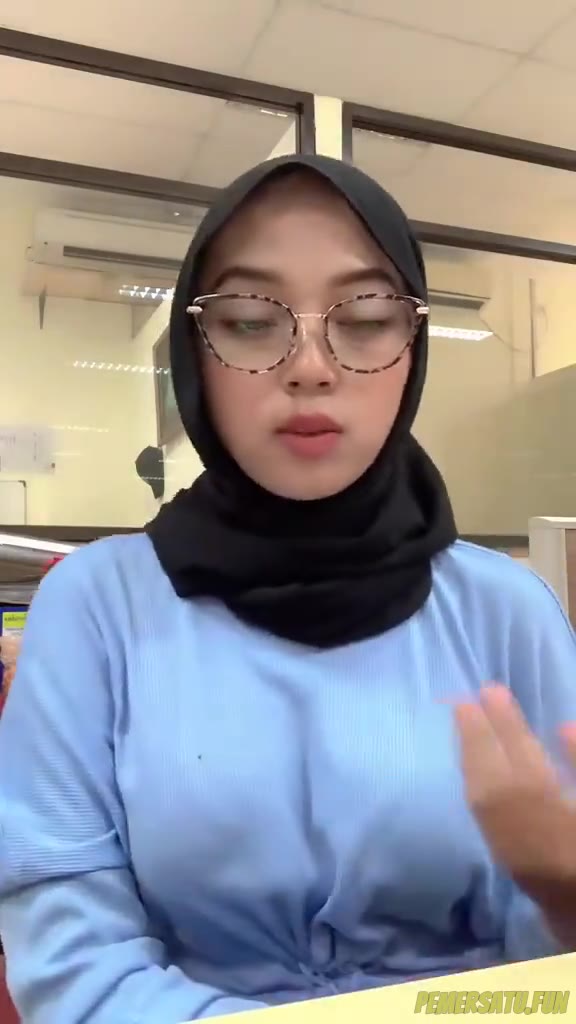 Aduhay Jilbab Kacamata