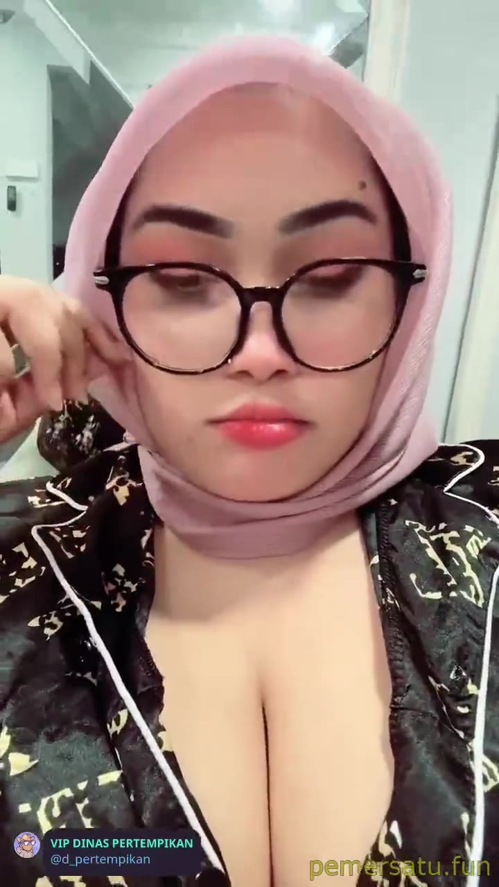 135 Viral Porno hijab tobrut sange omek sepong ngewe 