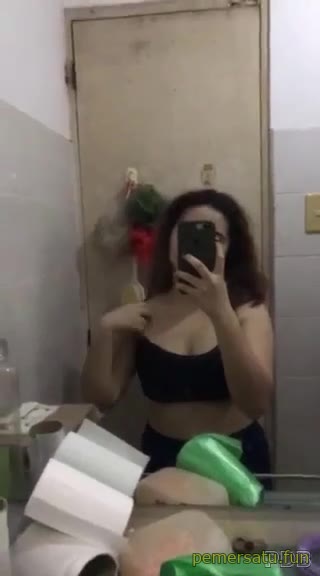 22 Bokep Terbaru tiara abg 18yo suka ngewe 