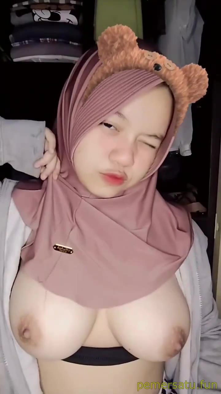 10 Porno Viral Fitri Hijab kacamata 18yo mulus sange 