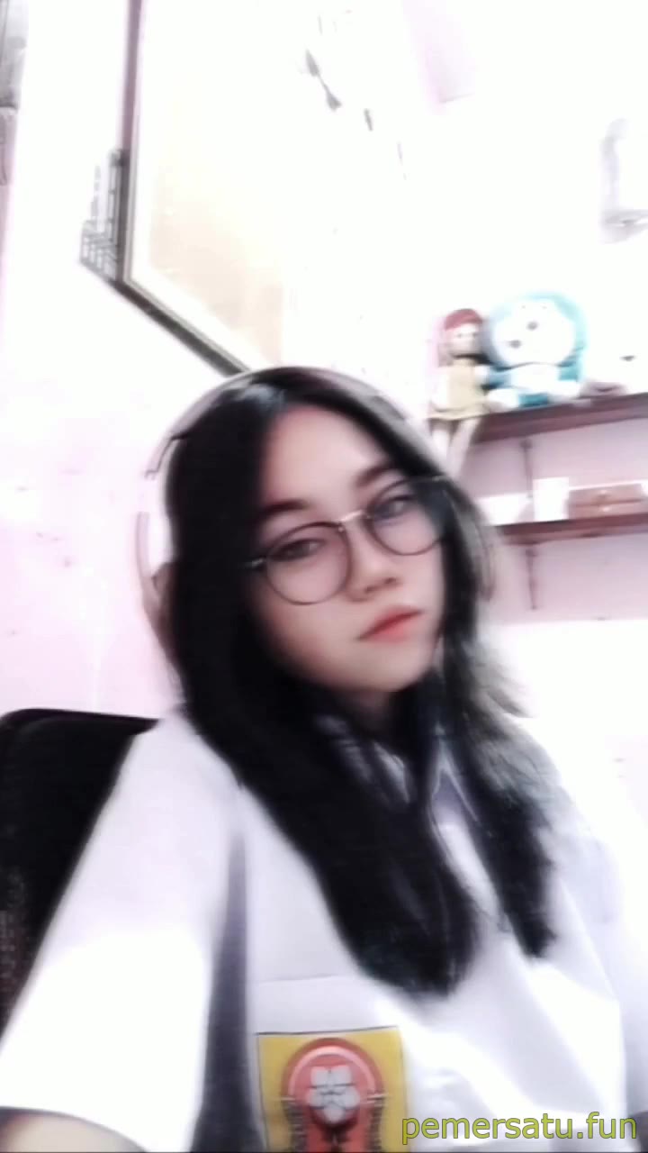 P16 Abg Lugu Berkacamata Bernama Cindy Yang Viral Di Tiktok