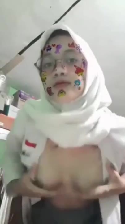 Bulet Viral Ukthy Jilbab SMA Remes Toket